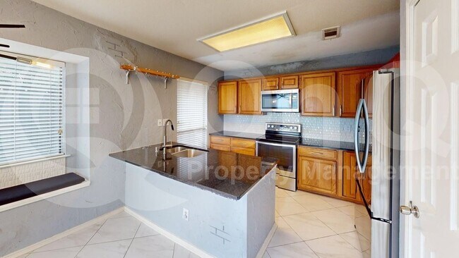 Building Photo - 6708 Roman Ct