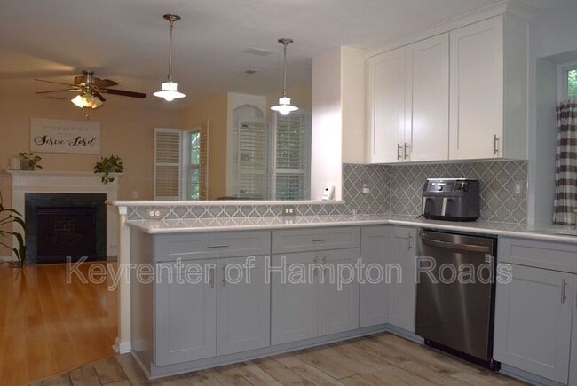Building Photo - 1125 Lady Ashley Dr