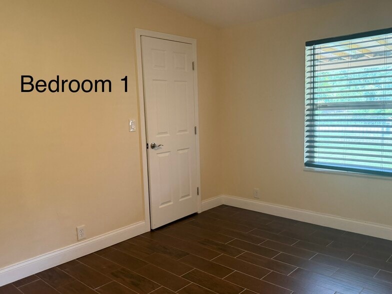 Building Photo - 12106 Waterview Dr
