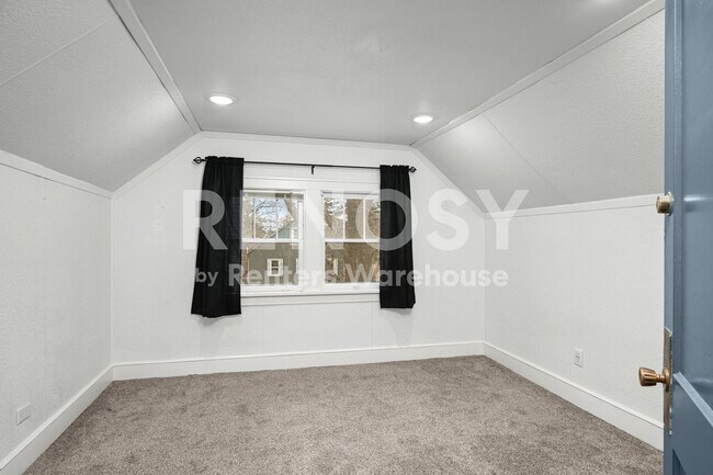 Building Photo - 4100 Vera Cruz Ave N