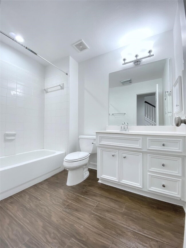 Building Photo - 1405 Prospect St