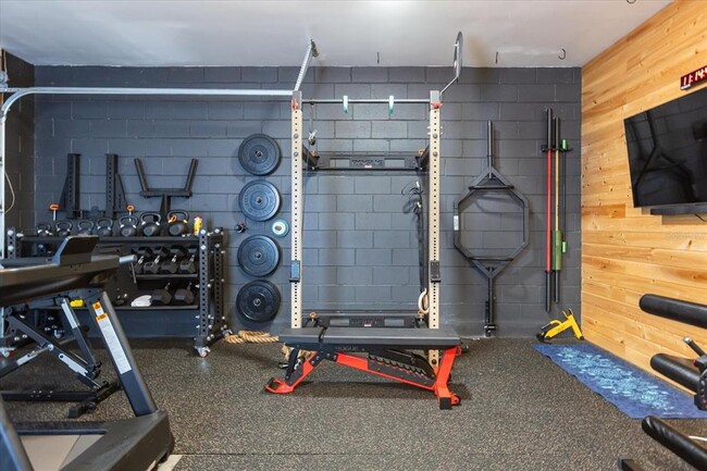 Building Photo - 1049 N Kentucky Ave