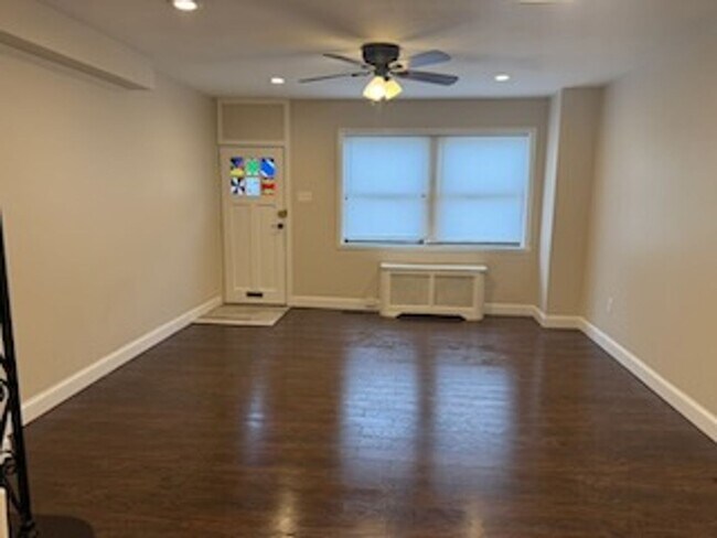 Building Photo - Great updated 3 Bedroom Row home in Manayunk for rent $2,200/month