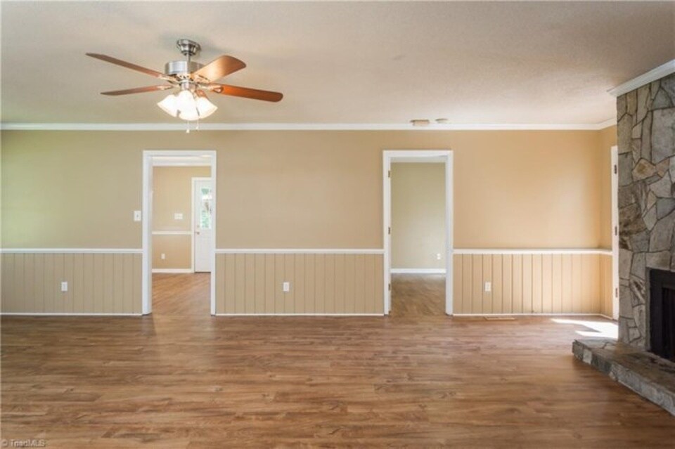 Building Photo - 204 Brambleton Ct