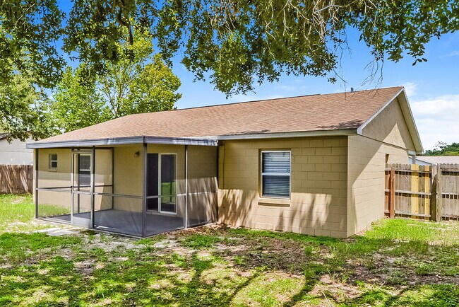 Building Photo - 1061 Portsmouth Ln