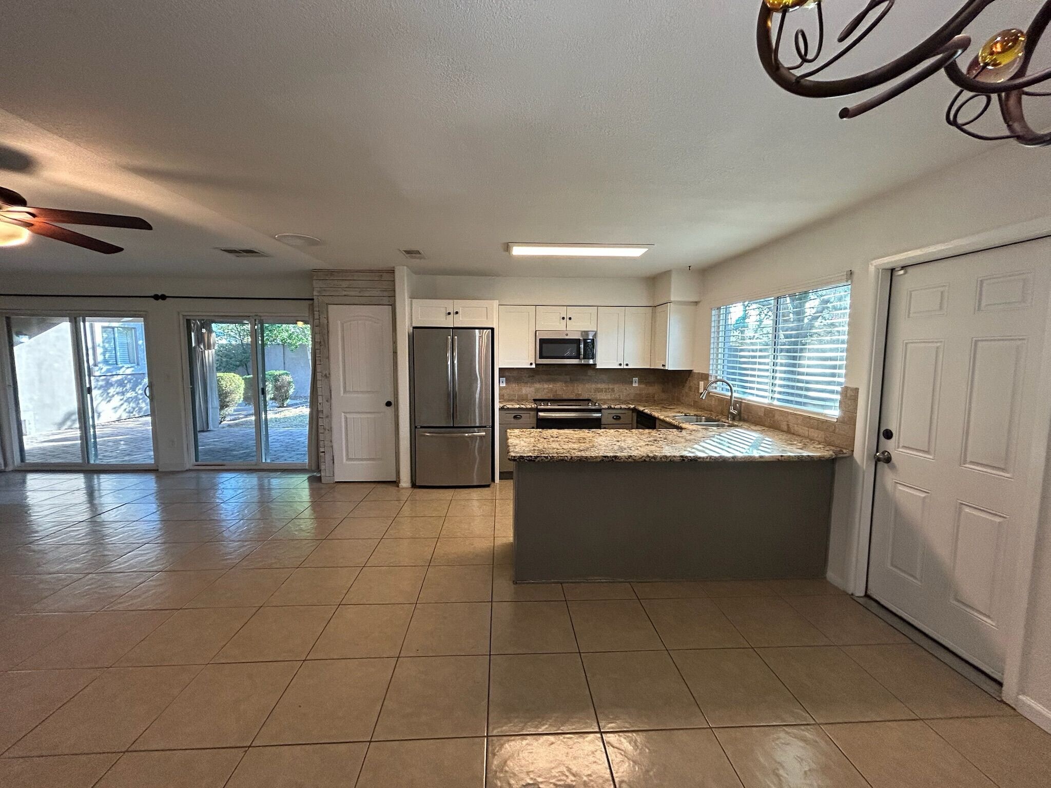 Building Photo - 2933 W Muriel Dr