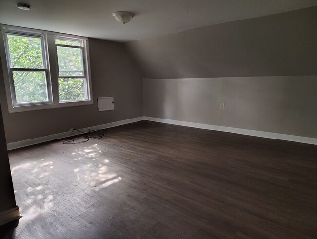 Building Photo - 2876 N 26th St