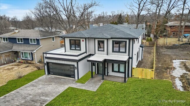 Building Photo - 154 Oak St