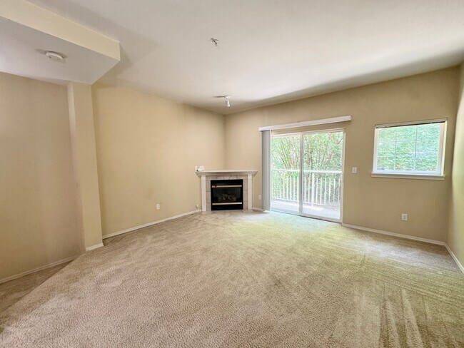 Building Photo - Secluded Renton Townhome