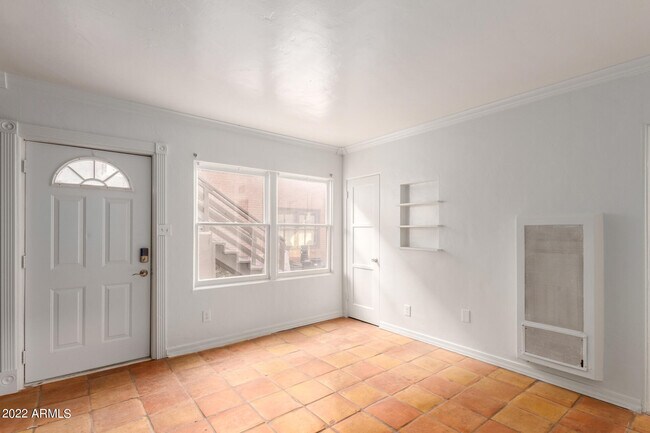 Building Photo - 357 N 6th Ave