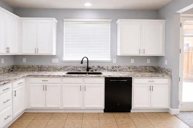 Building Photo - Beautiful South Reno Home!