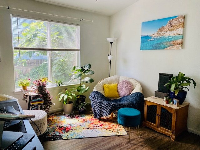 Building Photo - 1510 W Maple Ave