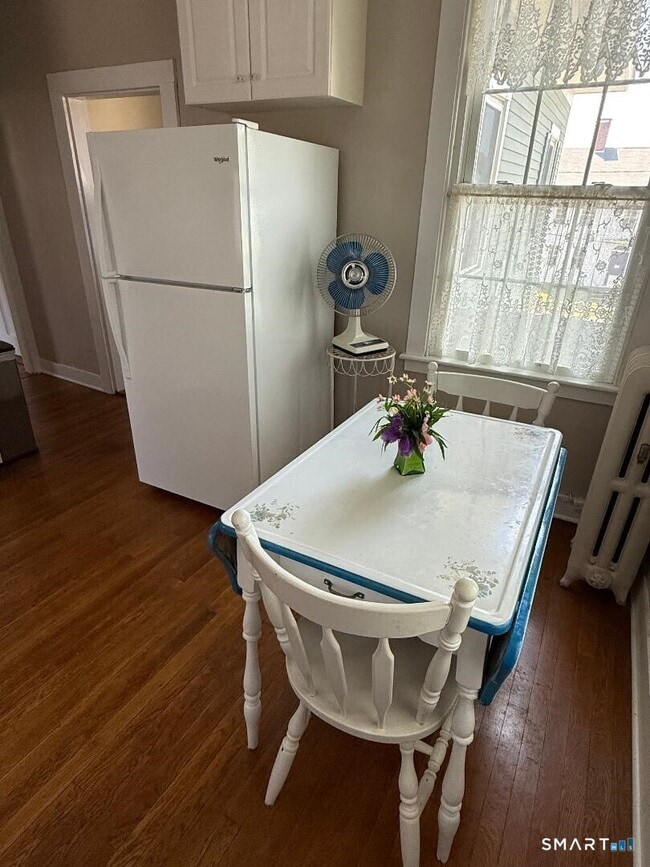 Building Photo - 21 High St