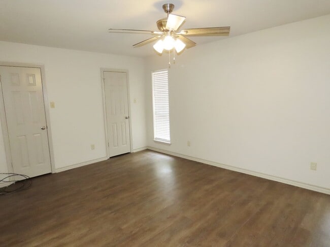Building Photo - Whitehouse ISD! Beautifully Updated 3 Bedr...