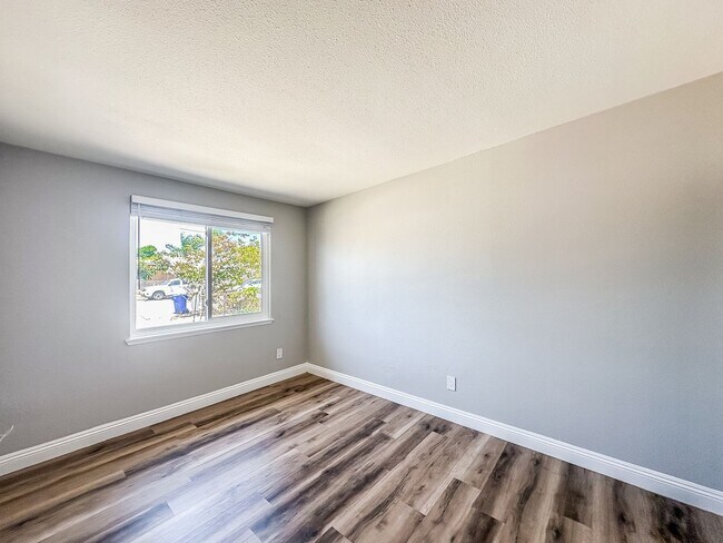 Building Photo - SD: Spacious 4BD/2BA Home in Imperial Beach with Large Yard, Turf Backyard & Attached Garage