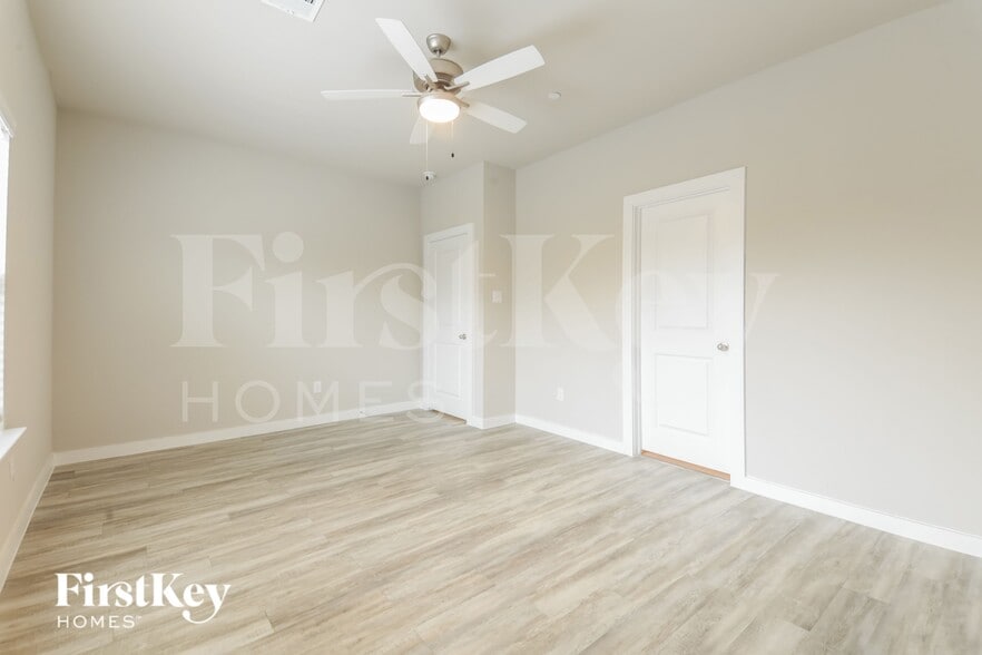 Building Photo - 321 Aveen Path