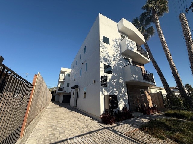 Building Photo - 4432 S Centinela Ave