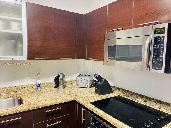 Building Photo - 41 SE 5th St