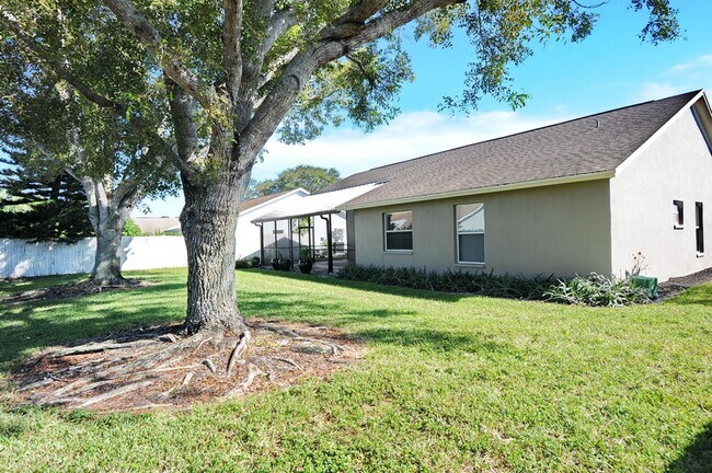 Building Photo - ANNUAL RENTAL: 3 Bedroom Single Family Home in North Naples