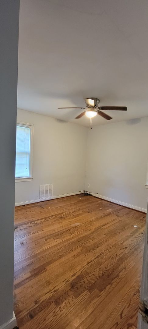 Building Photo - 8908 Mapleton Rd