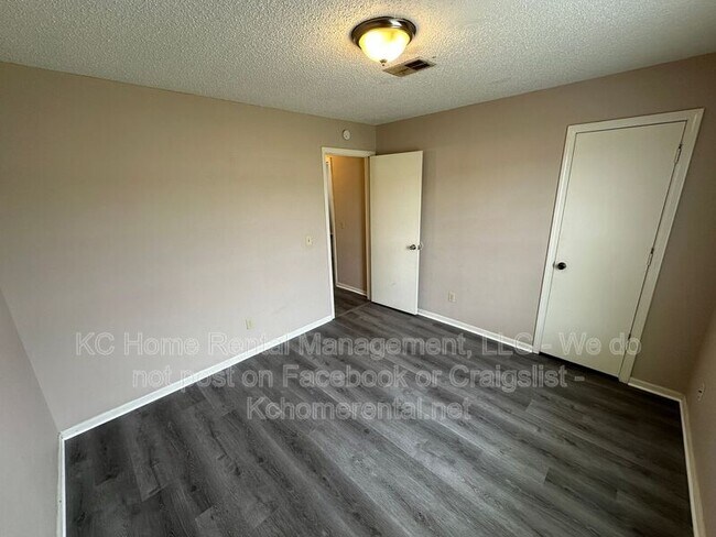Building Photo - 838 Saddlewood St