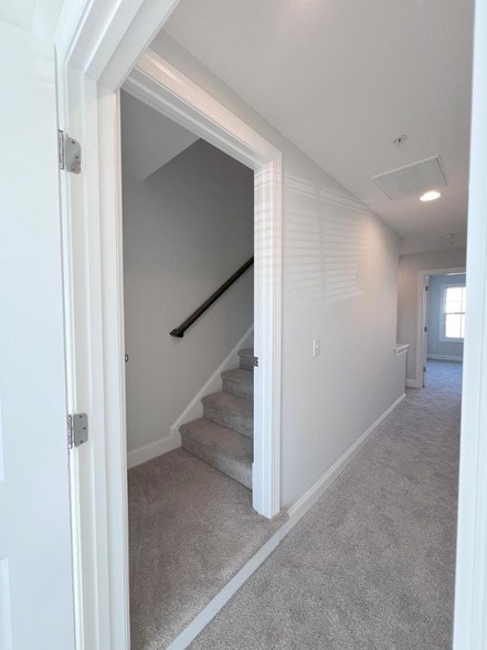 Building Photo - 6800 Milligan Way