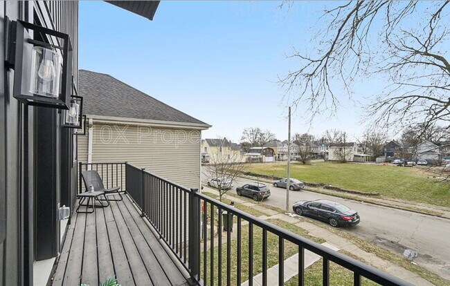 Building Photo - 92 E Innis Ave