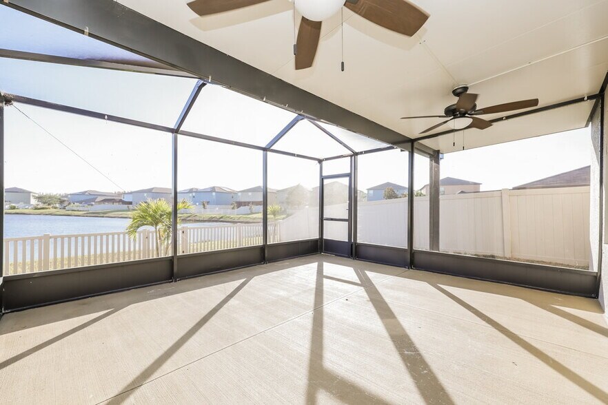 Building Photo - 15425 Broad Brush Dr