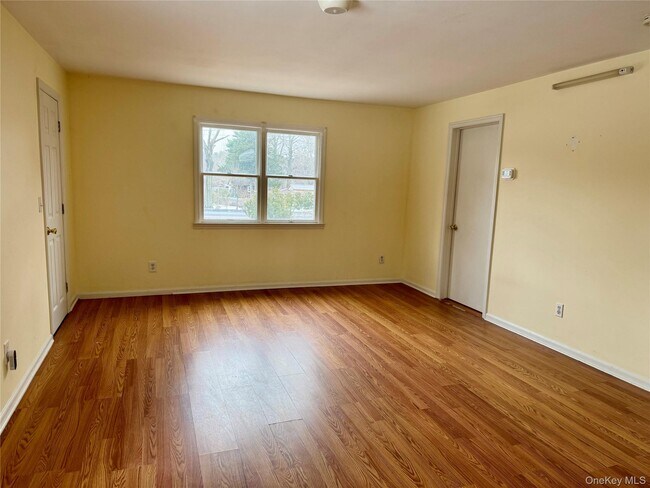 Building Photo - 1278 W Main St