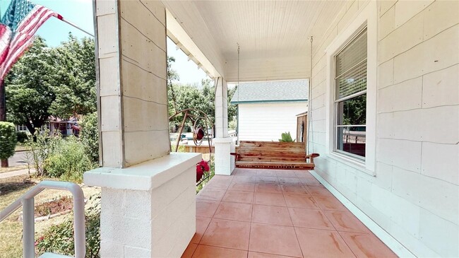 Building Photo - 512 S Brighton Ave