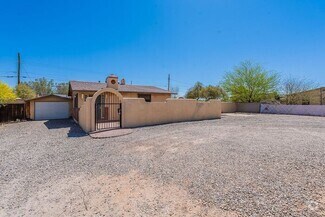 Building Photo - Spacious 4 bed 2 bath