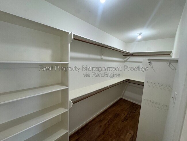 Building Photo - 15907 Spring Forest Dr