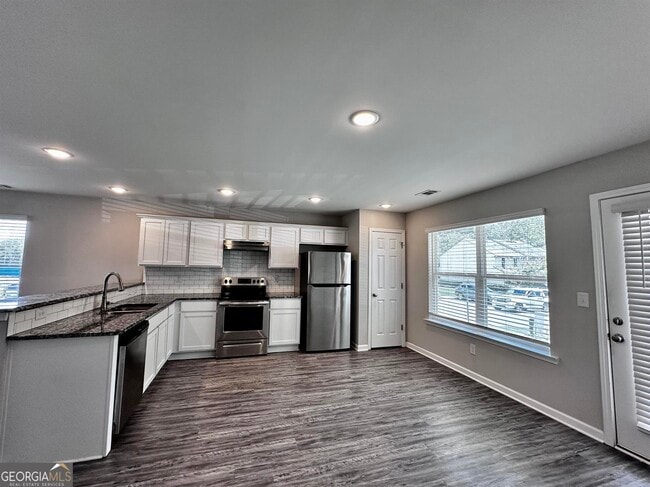 Building Photo - 312 Ashigan St