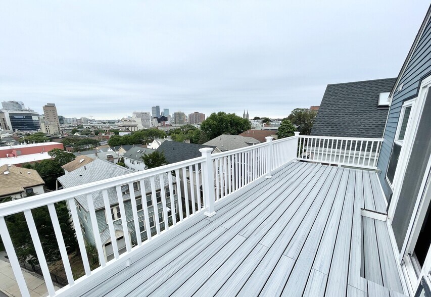 Building Photo - 178 Hillside St