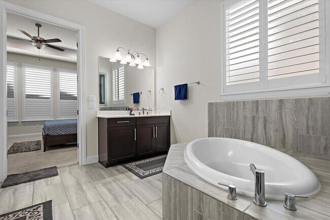 Building Photo - 9033 Rattlesnake Trail