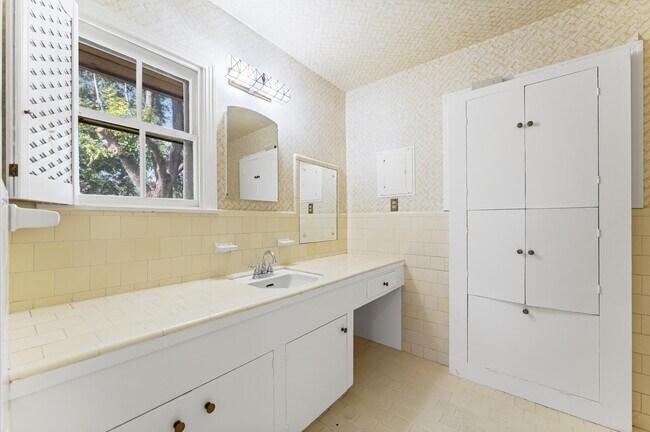 Building Photo - 4047 Merrick St