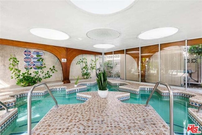 Building Photo - 5310 Lindley Ave