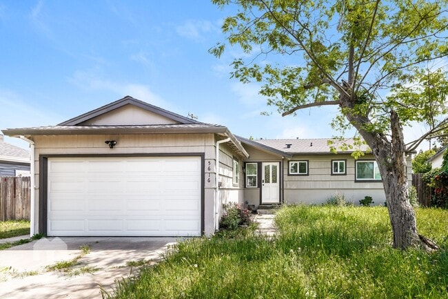 Building Photo - 5616 53rd Ave