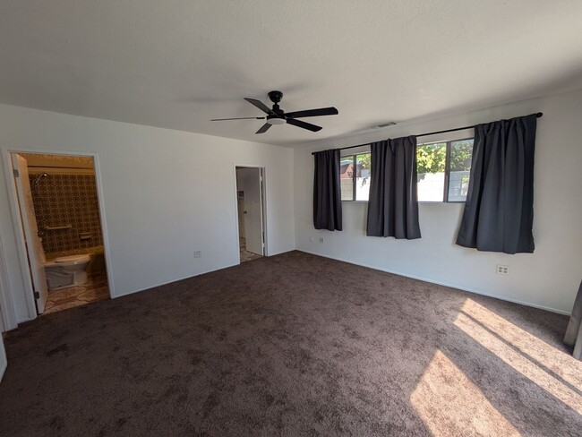 Building Photo - MOVE IN SPECIAL!!!!$500 off first month's ...