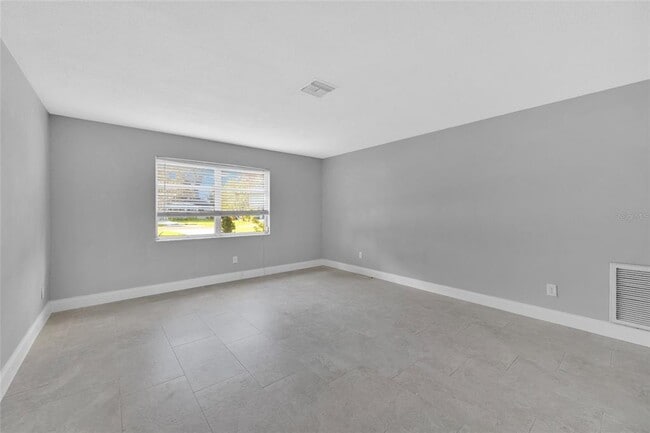 Building Photo - 124 Crystal Beach Ave