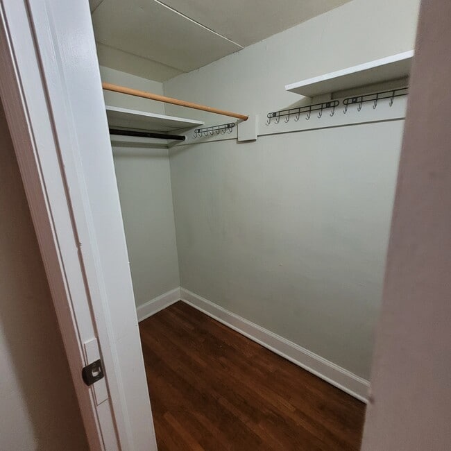 Building Photo - 3437 Edgemont St