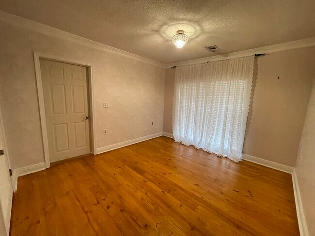 Building Photo - 6621 Purvis Rd