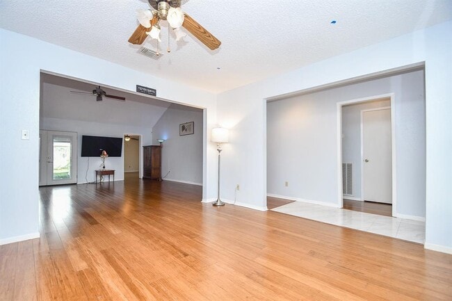 Building Photo - 11902 S Fairhollow Ln