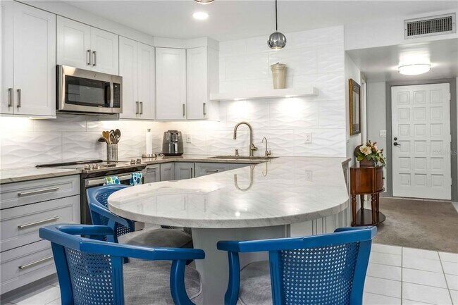 Building Photo - 105 Island Way