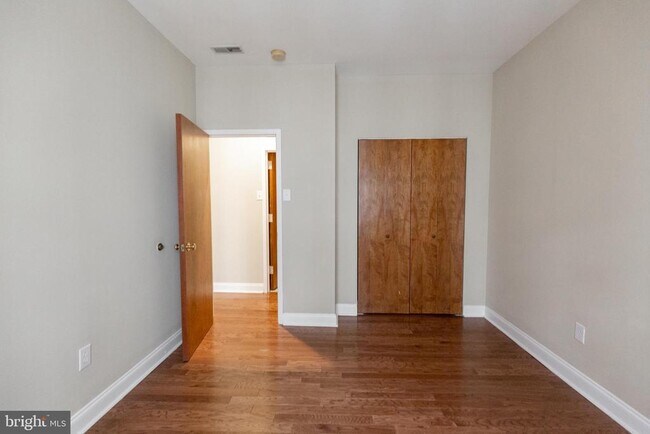 Building Photo - 1600 Walnut St