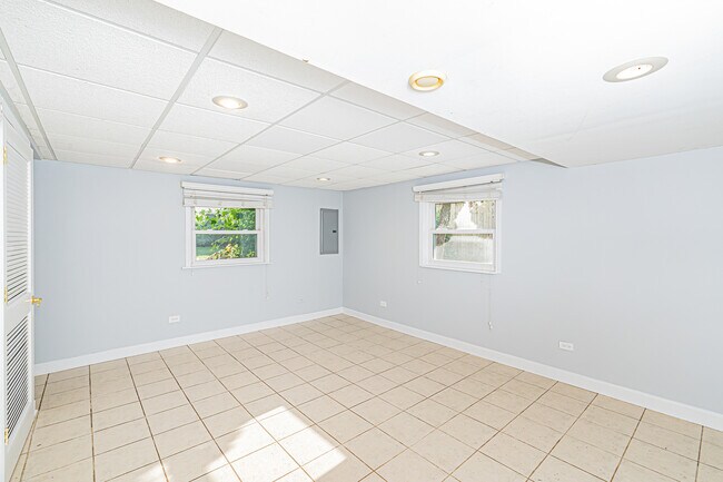 Building Photo - 1767 E Cree Ln