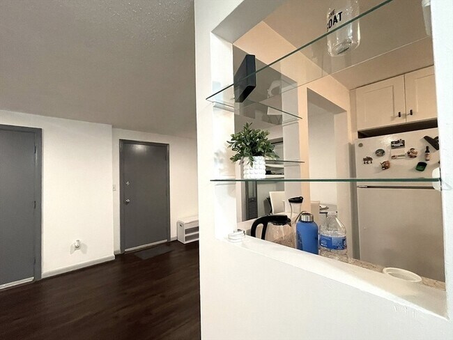 Building Photo - 1325 Worcester Rd