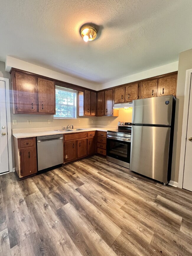 Building Photo - 351 PEABODY DRIVE UNIT 5 (3 BEDROOM UNIT)