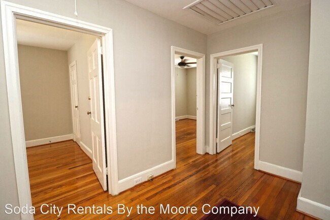 Building Photo - 3 br, 1 bath House - 216 South Holly Street