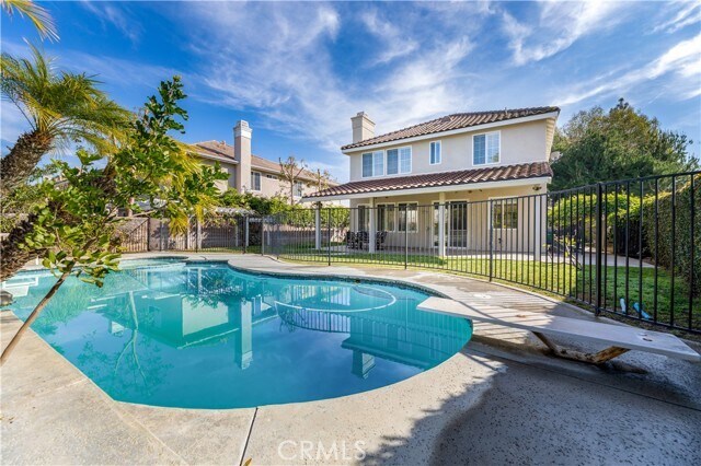 Building Photo - 24 Silveroak